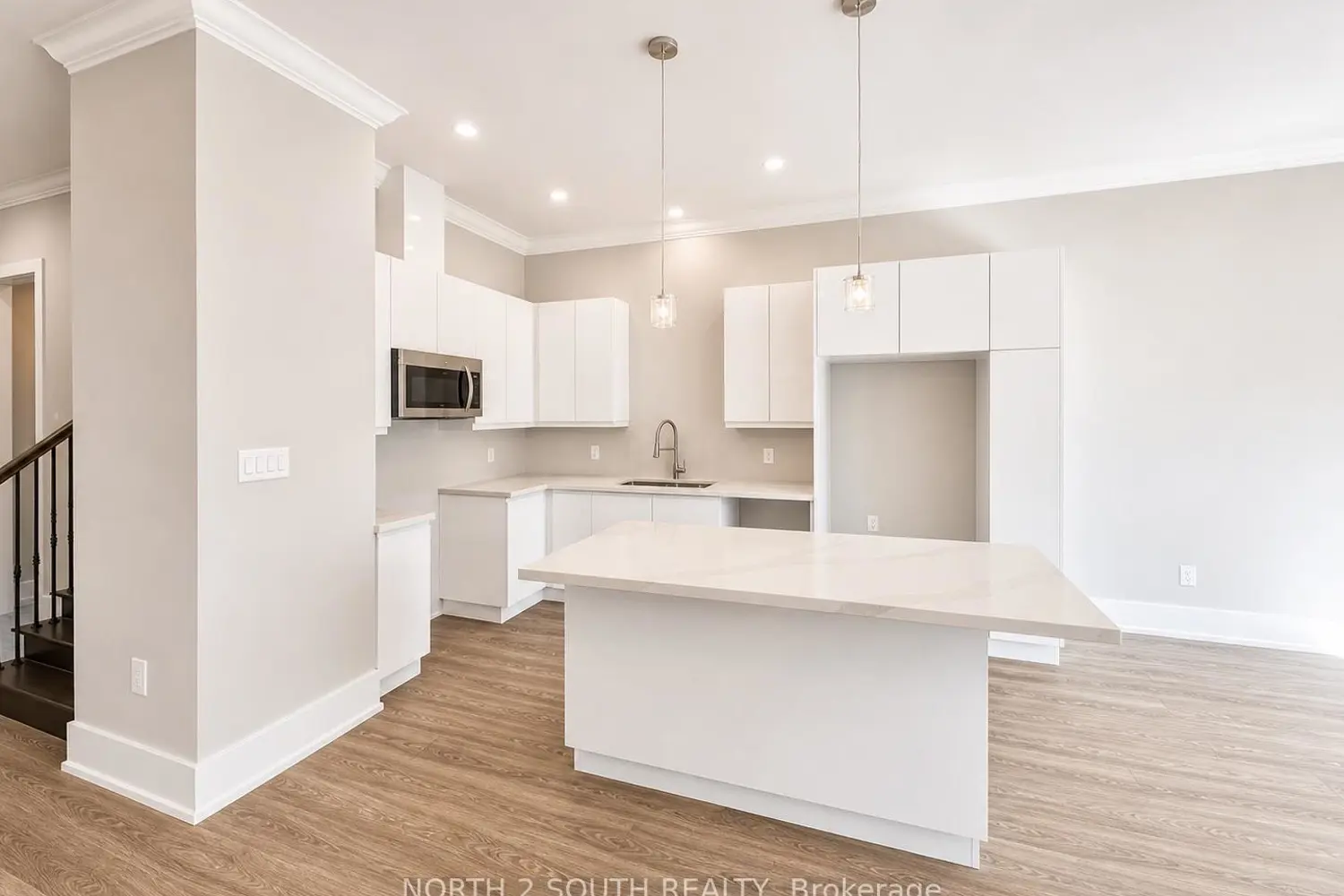 1056 Hansler Road photo 2