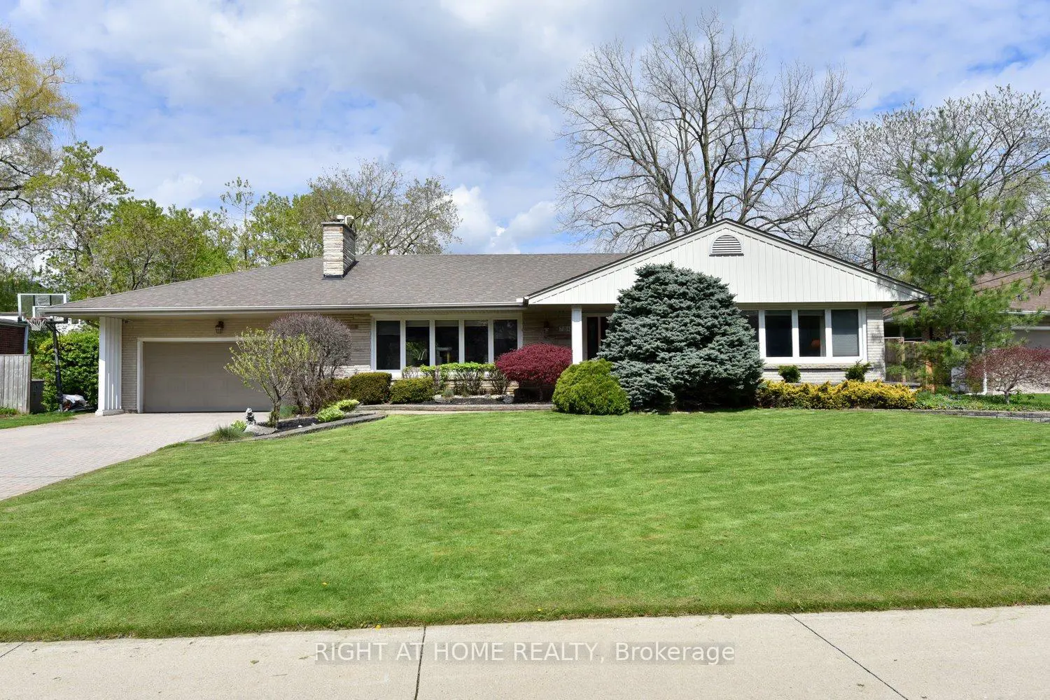 724 Courtland Place
