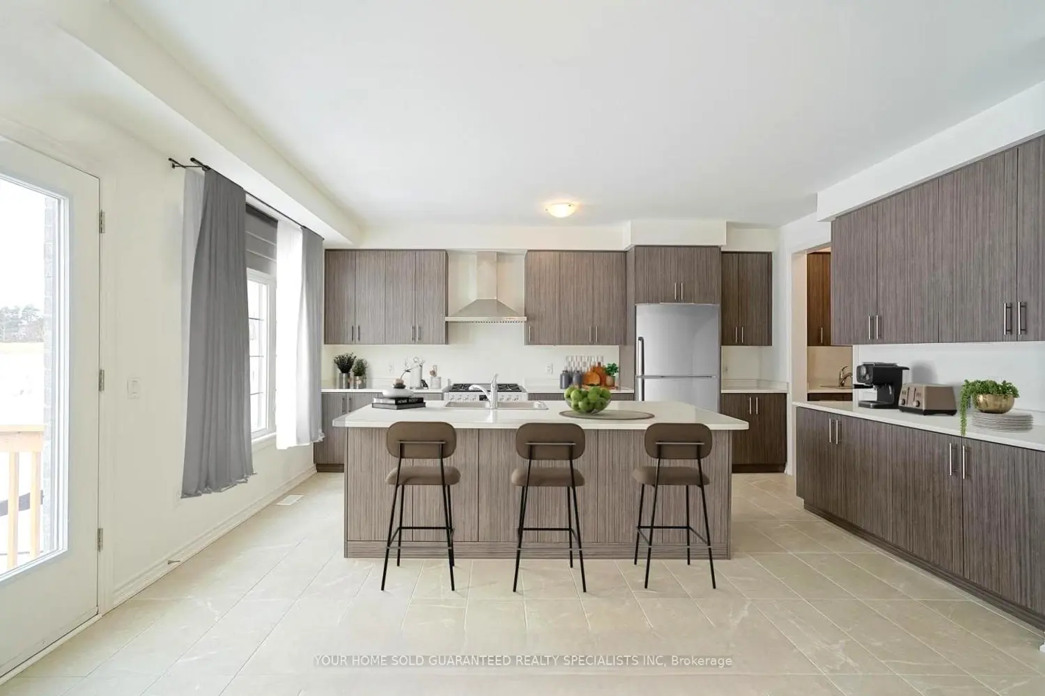 62 Calypso Avenue photo 2
