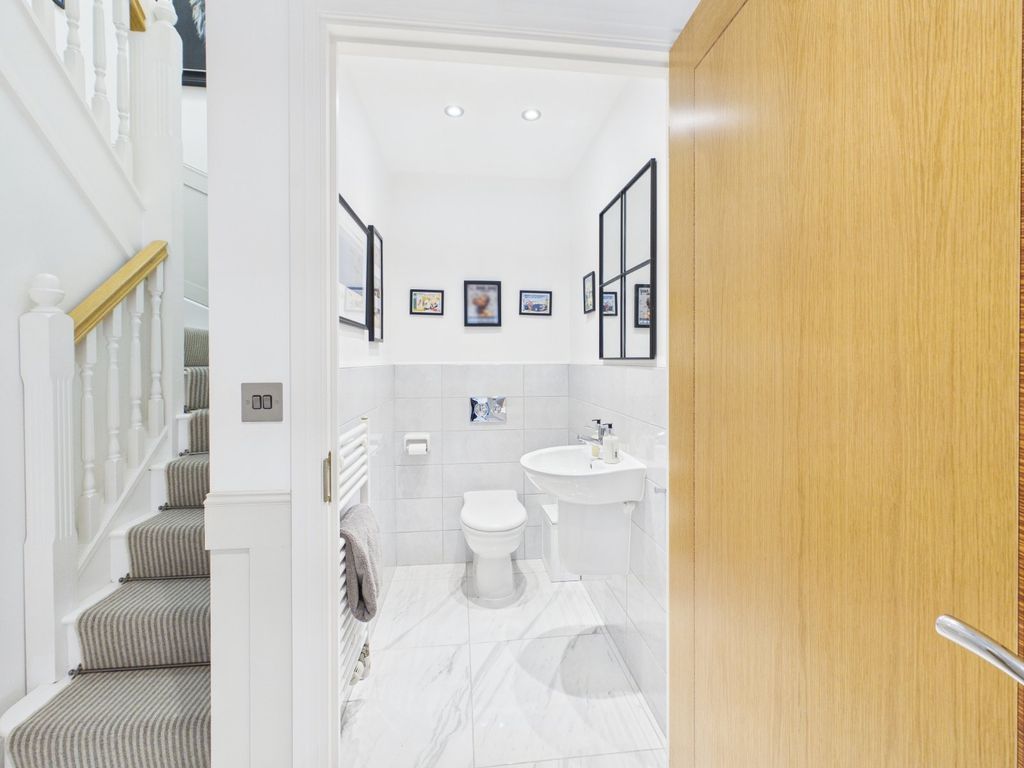 Additional image 18 of 2 bed flat for salePackhorse Road, Gerrards Cross, Buckinghamshire SL9