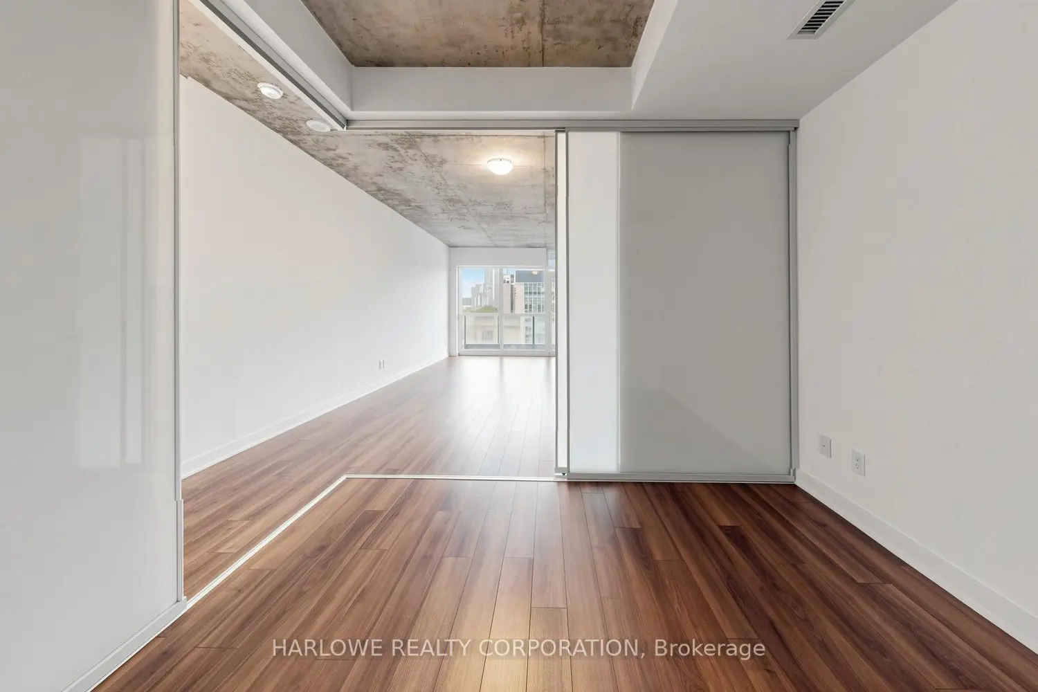 Additional image 12 of 210 Simcoe Street 510