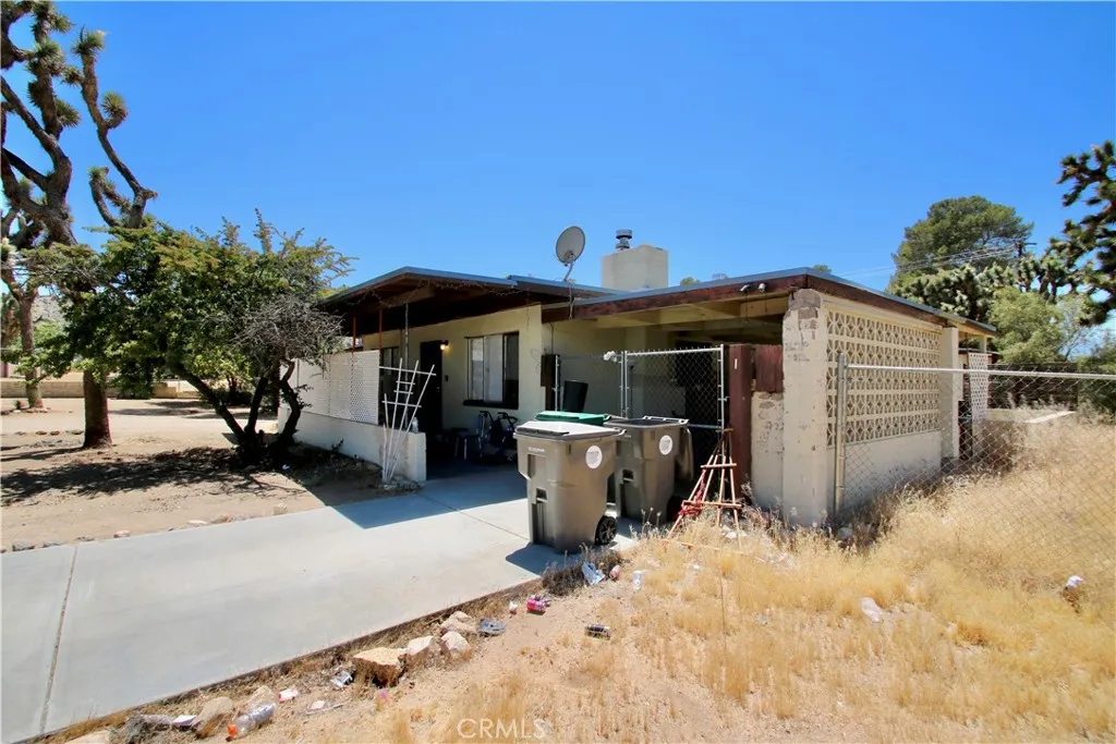 7634 Fox A & B Trl, Yucca Valley, CA 92284 photo 3