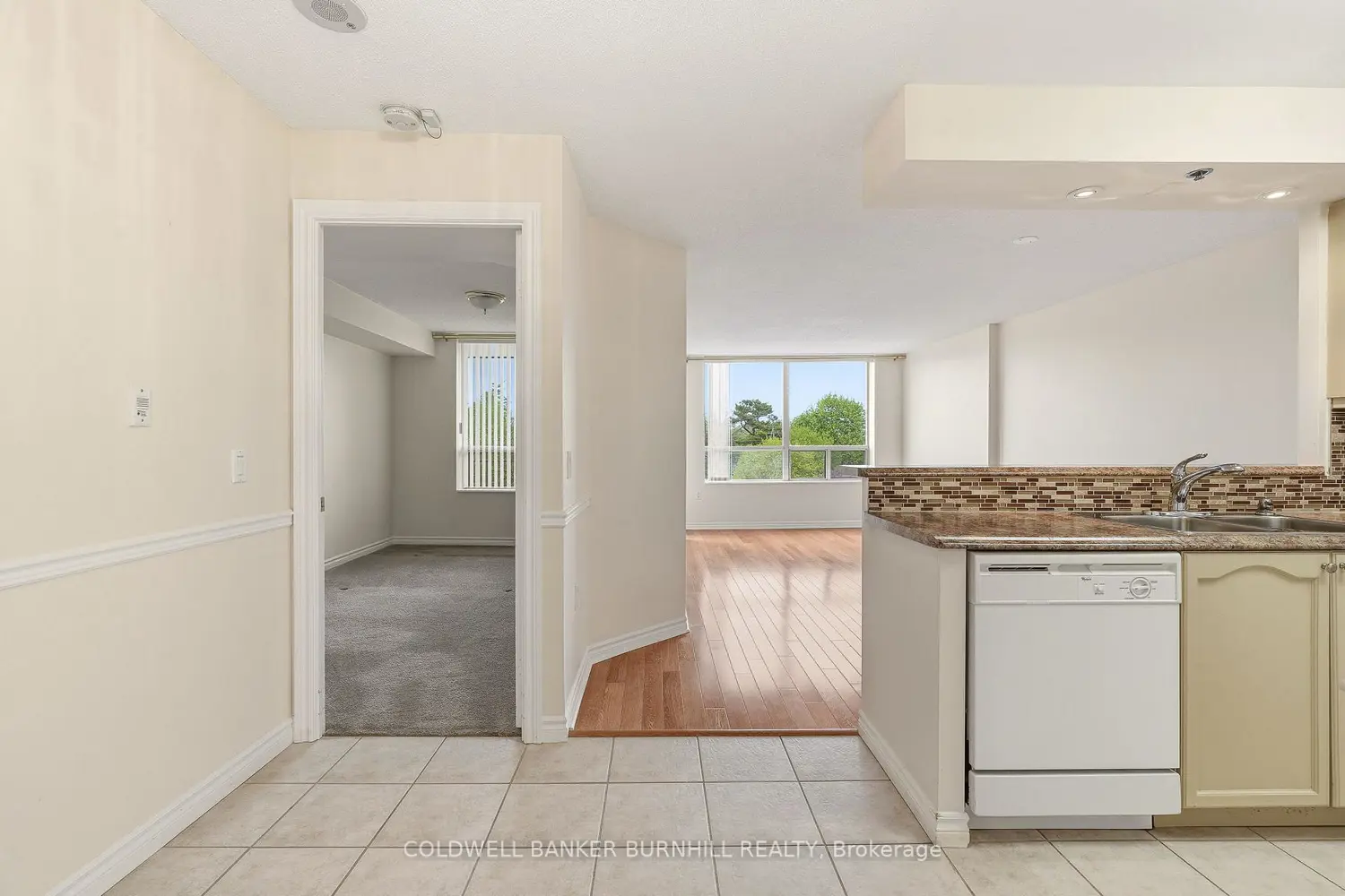 100 Burloak Drive 1415 photo 2