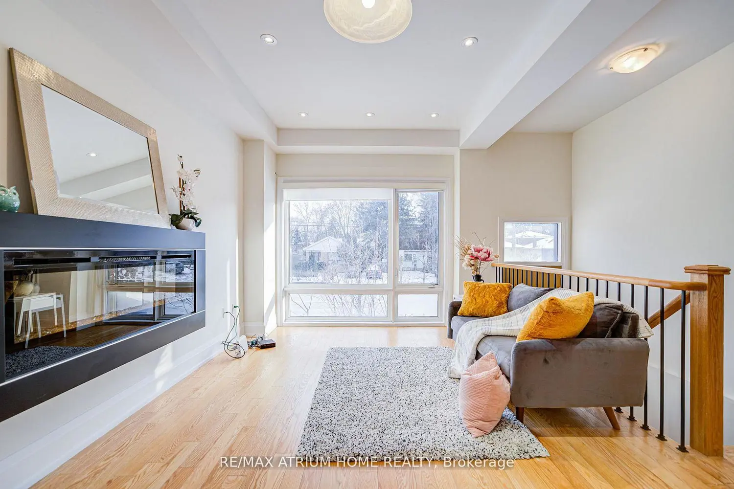 Additional image 5 of 252B Finch Avenue