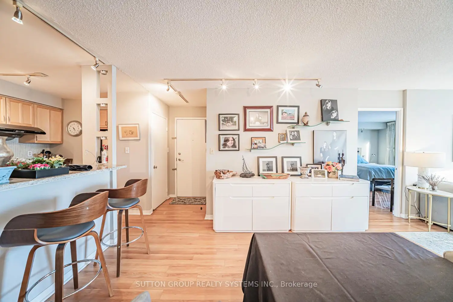 Additional image 6 of 2261 Lakeshore Boulevard 1201