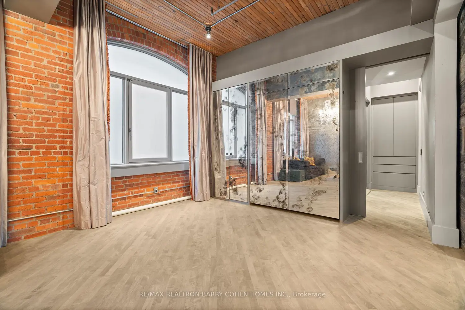 Additional image 16 of 468 Wellington Street 300
