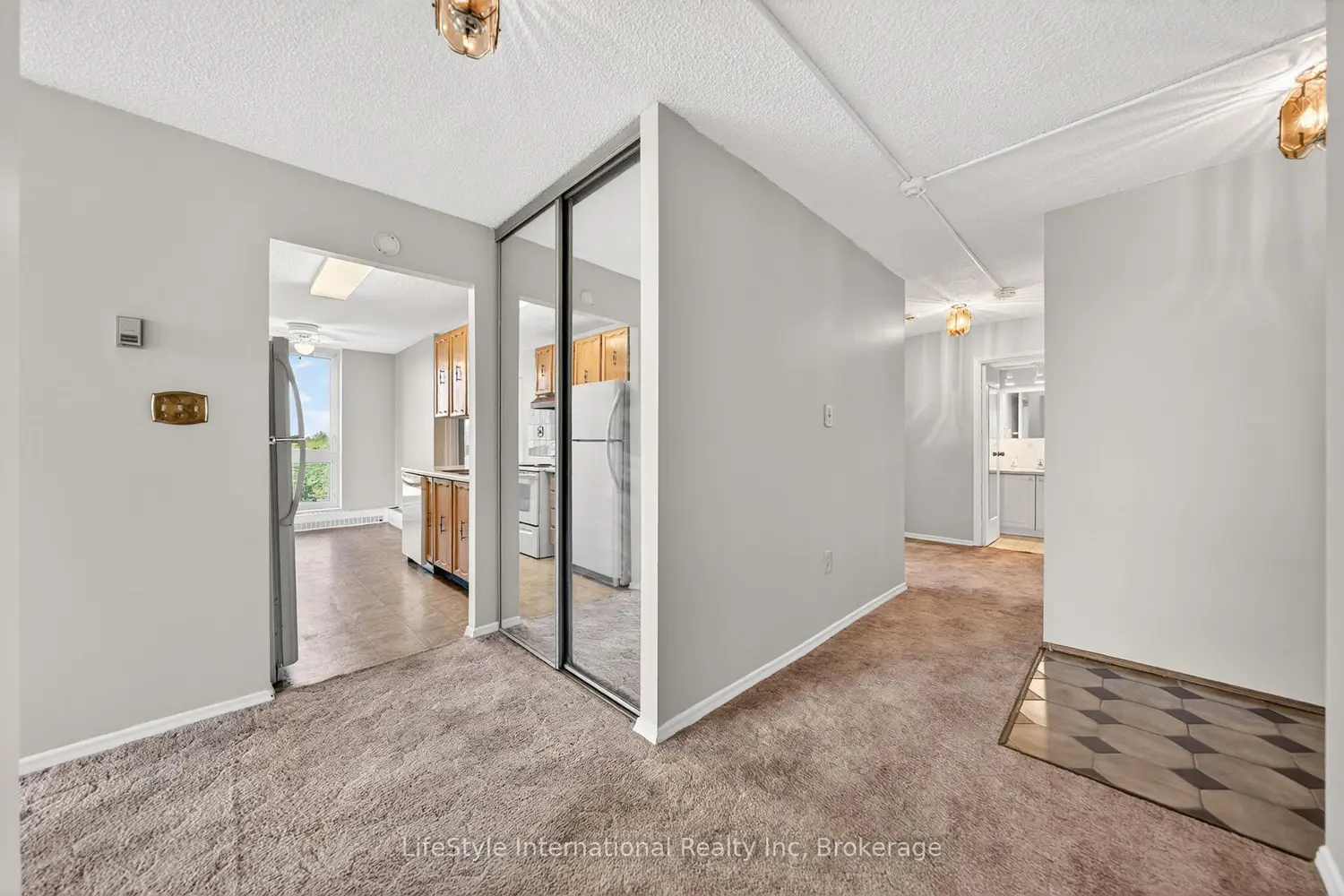 19 Woodlawn Road 512 photo 5