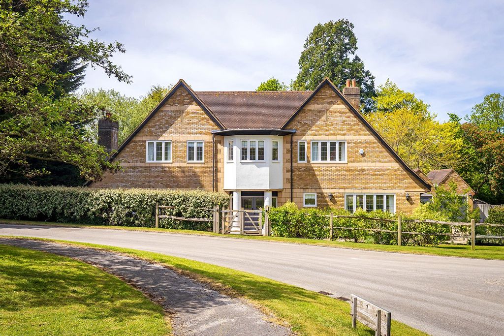 5 bed detached house for saleThe Hydons, Salt Lane, Hydestile, Godalming GU8