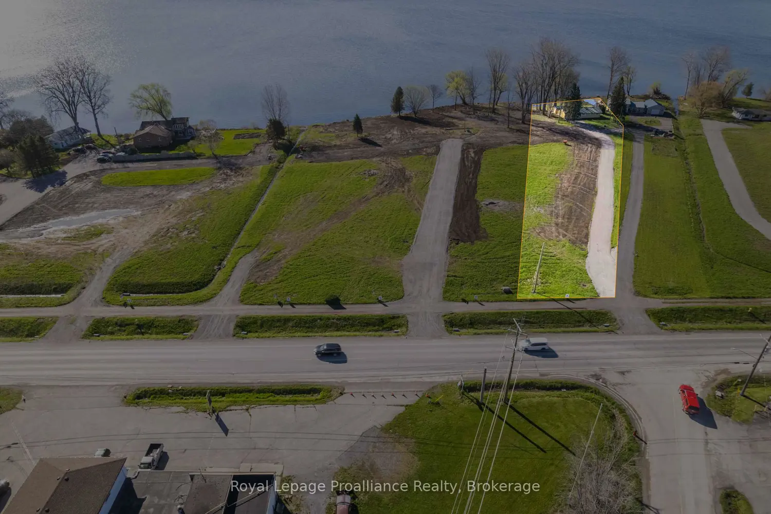 22579 Loyalist Parkway photo 2