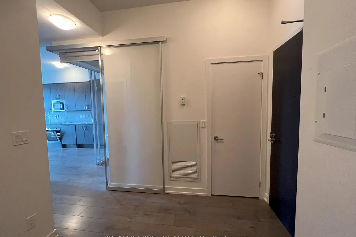 Additional image 8 of 297 College Street 503