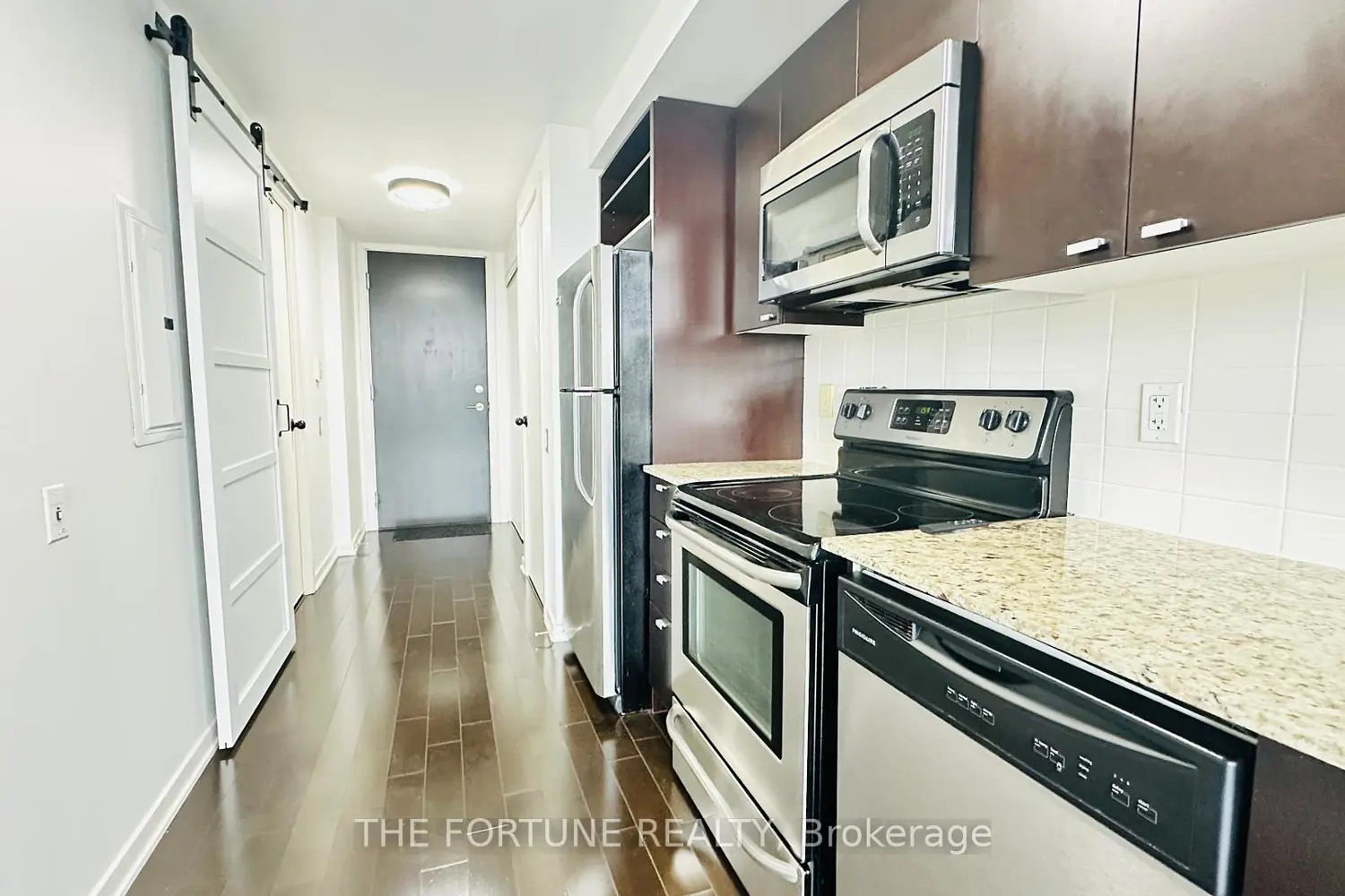 Additional image 10 of 105 The Queensway Avenue 3213