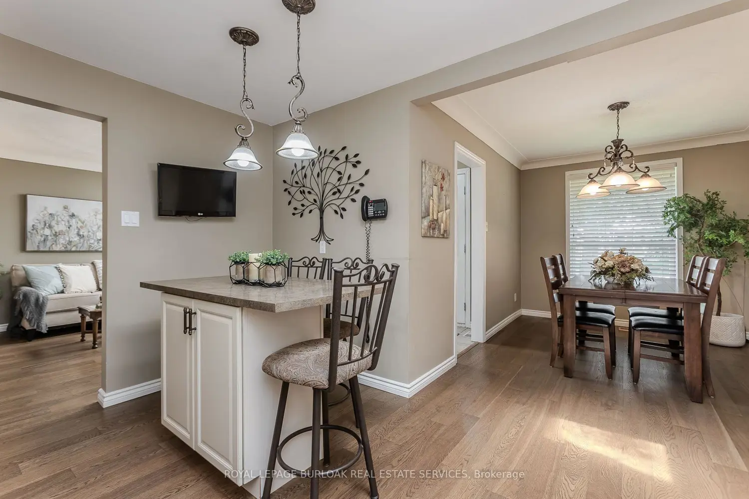643 Artreva Crescent photo 4