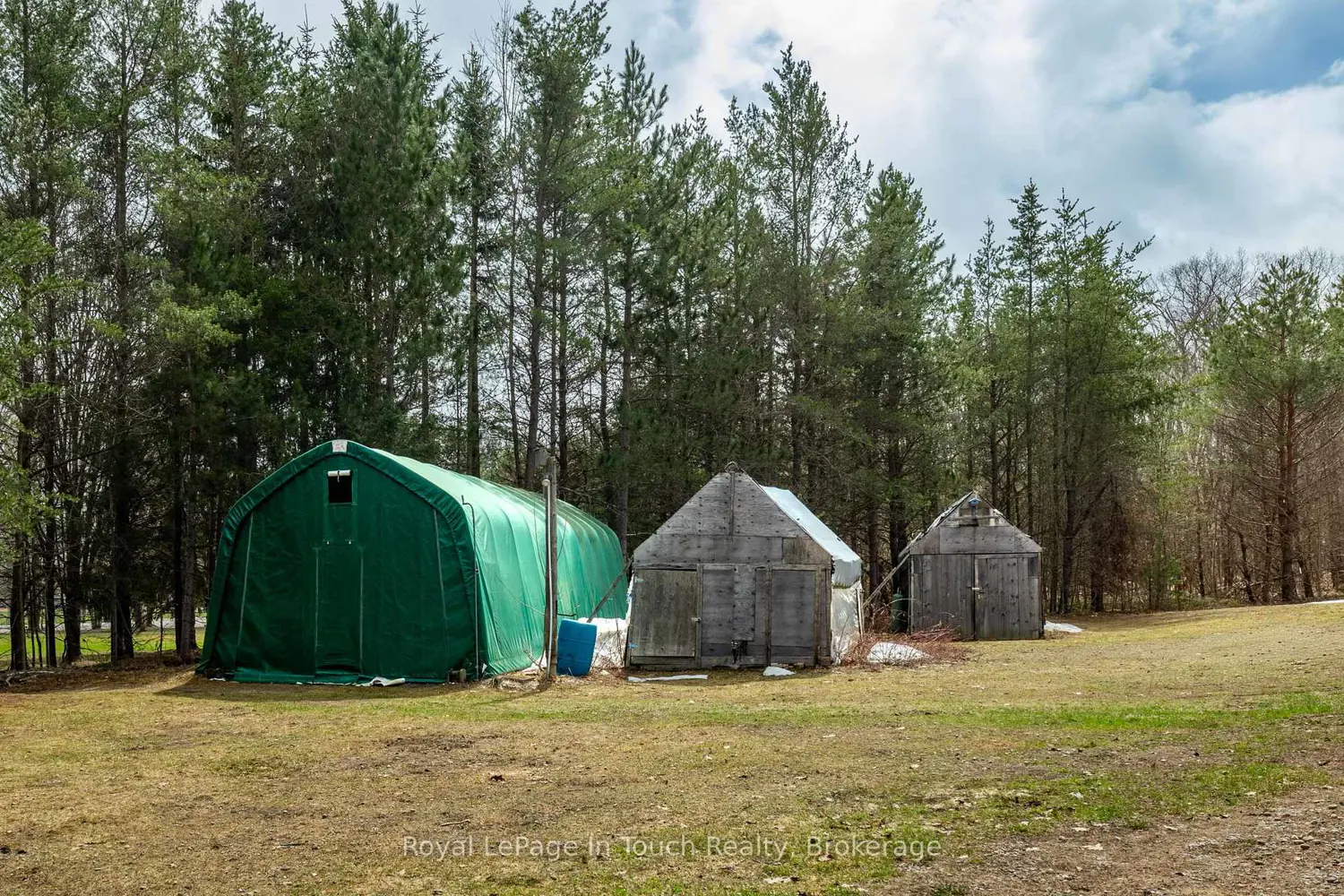 756 Champlain Road photo 3