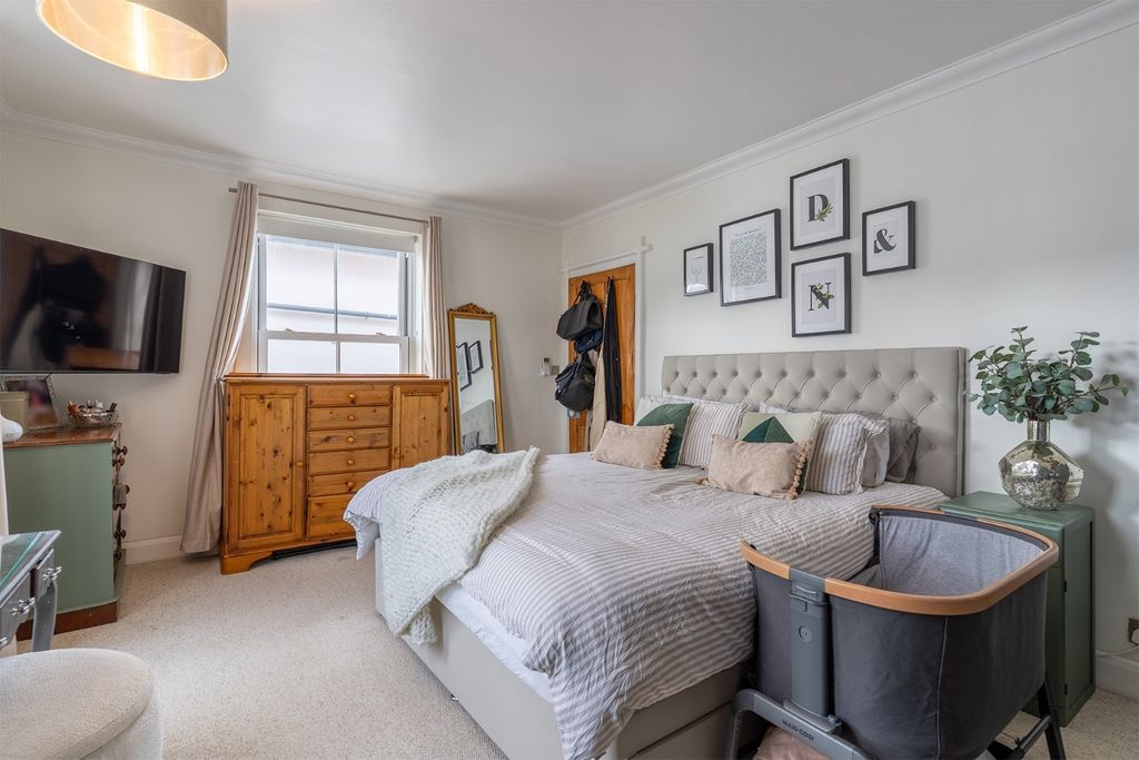 Additional image 12 of 4 bed semi-detached house for saleWhitehill Road, Gravesend DA12