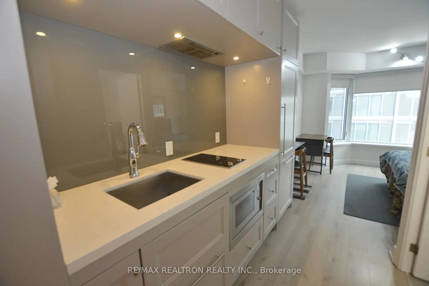 Additional image 6 of 155 Yorkville Avenue 713