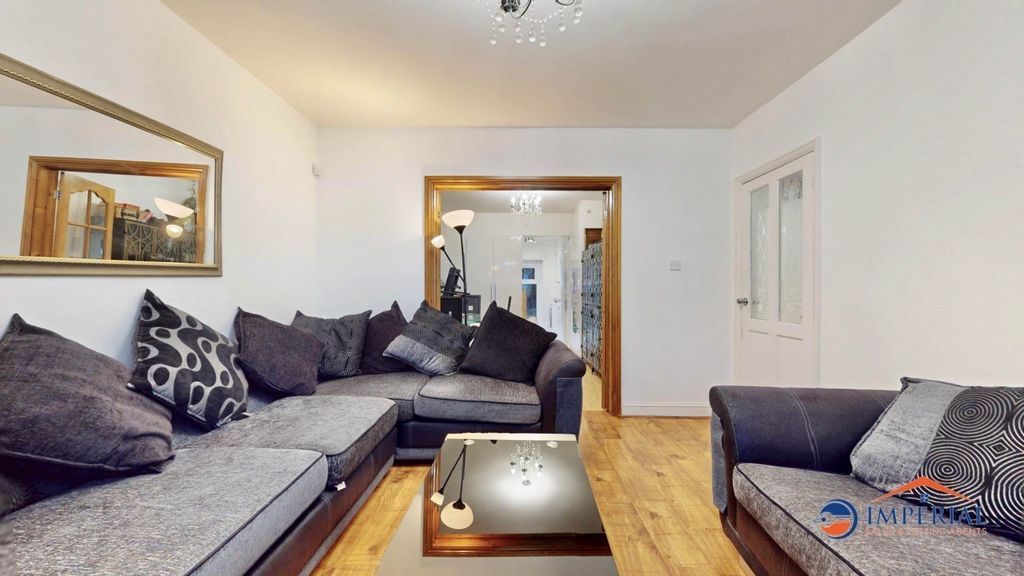 Additional image 2 of 4 bed semi-detached house for saleAllenby Road, Southall UB1