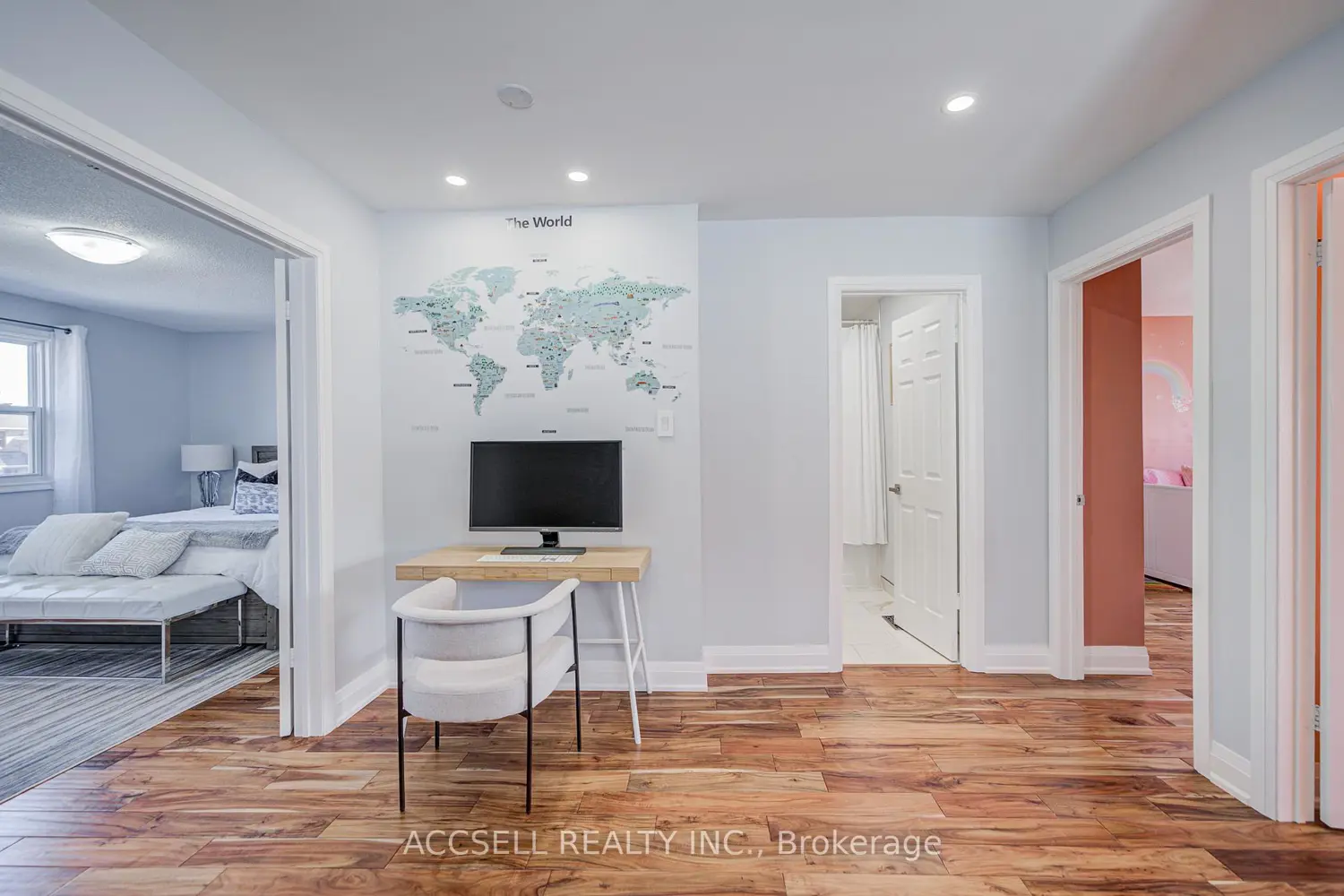 527 Wallenberg Crescent photo 4