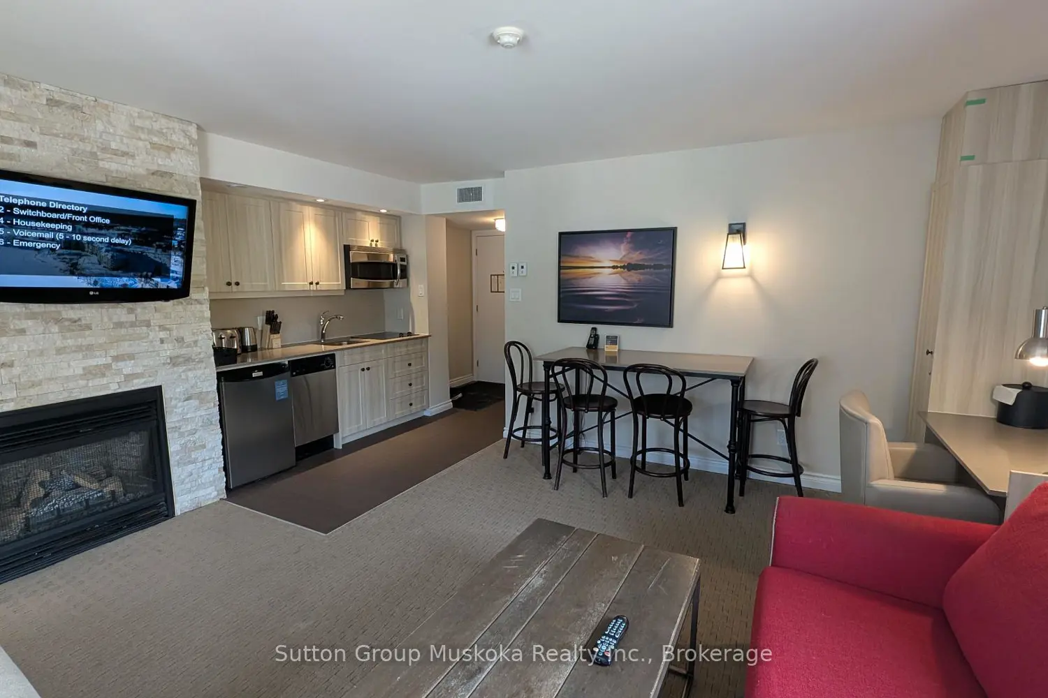 1235 Deerhurst Drive 52-207 photo 5