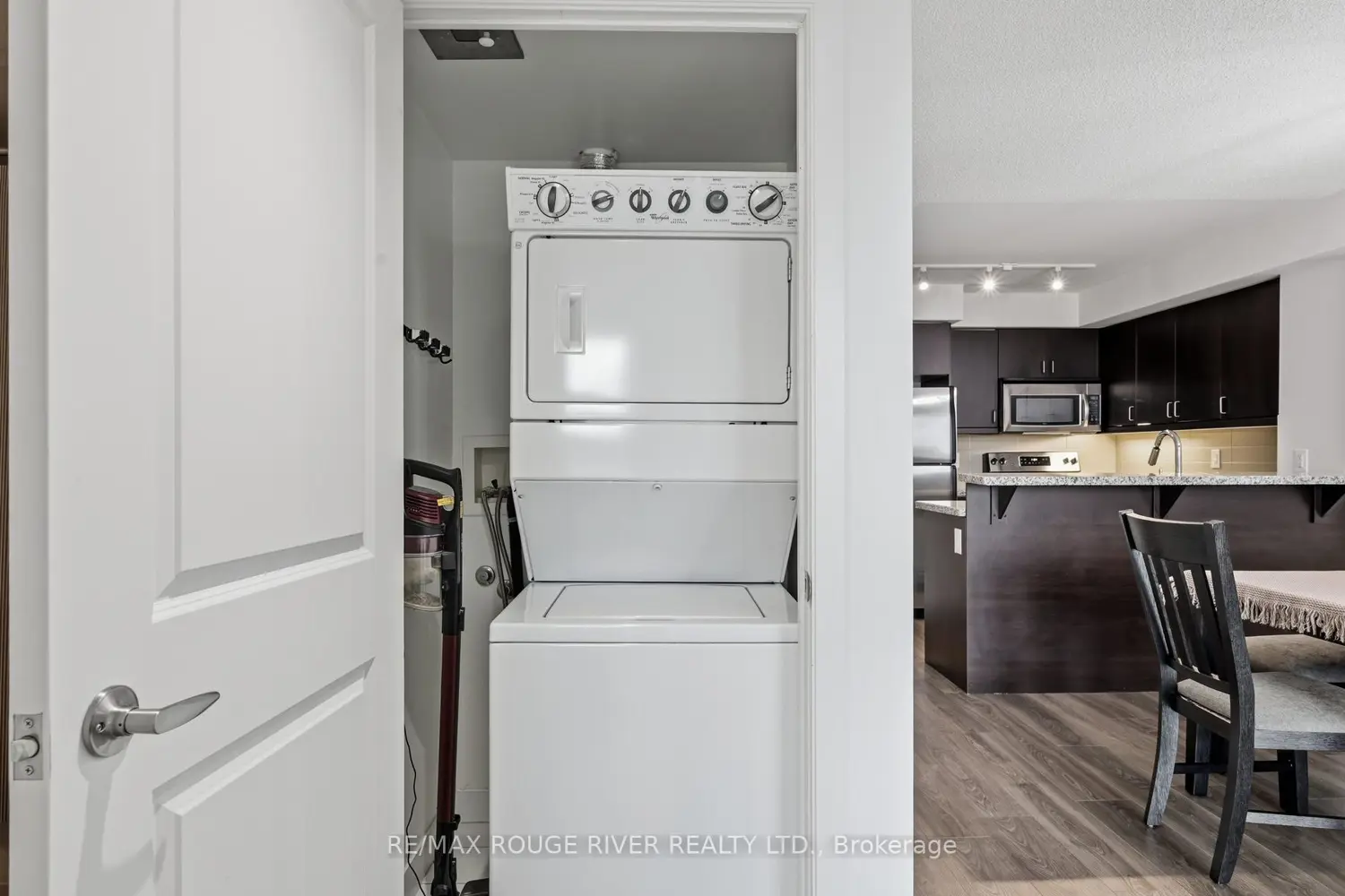 Additional image 4 of 1235 Bayly Street 414