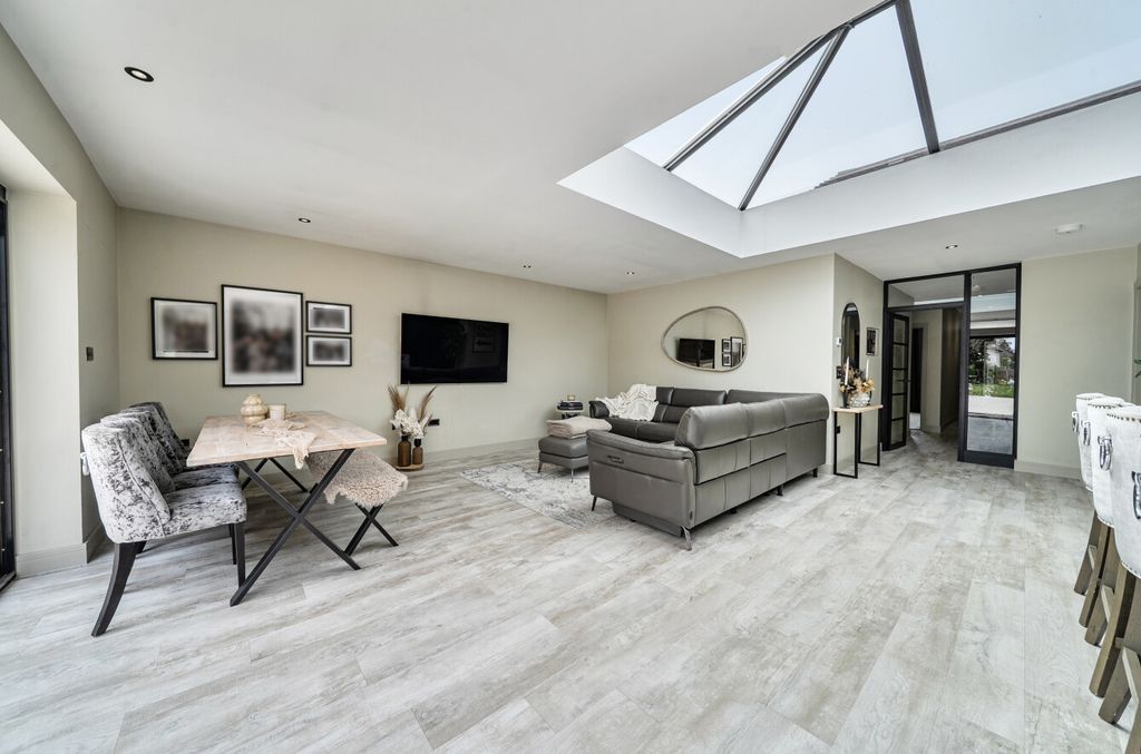 Additional image 20 of 3 bed bungalow for saleFernhill Road, Farnborough, Hampshire GU14