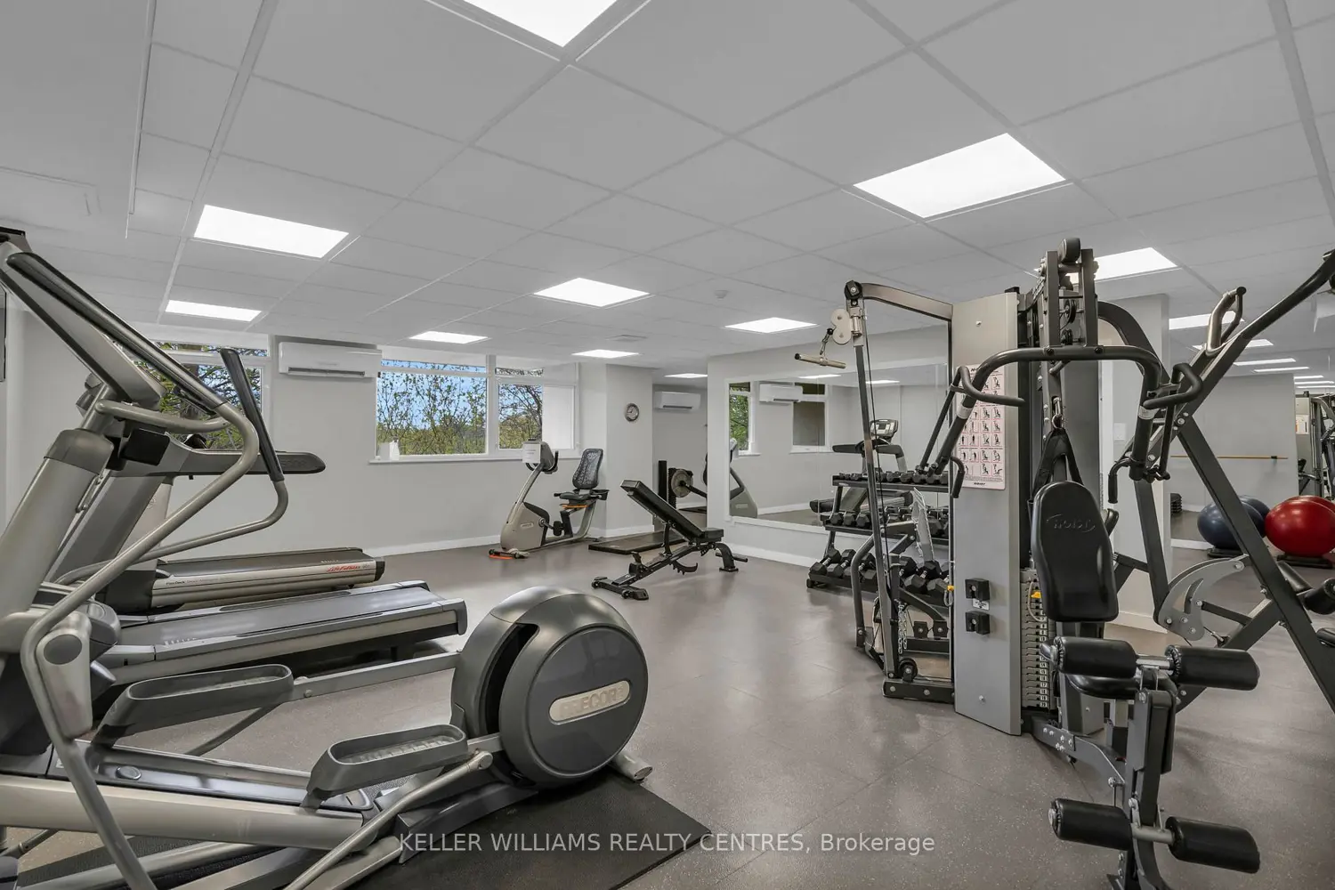 Additional image 10 of 7811 Yonge Street 407