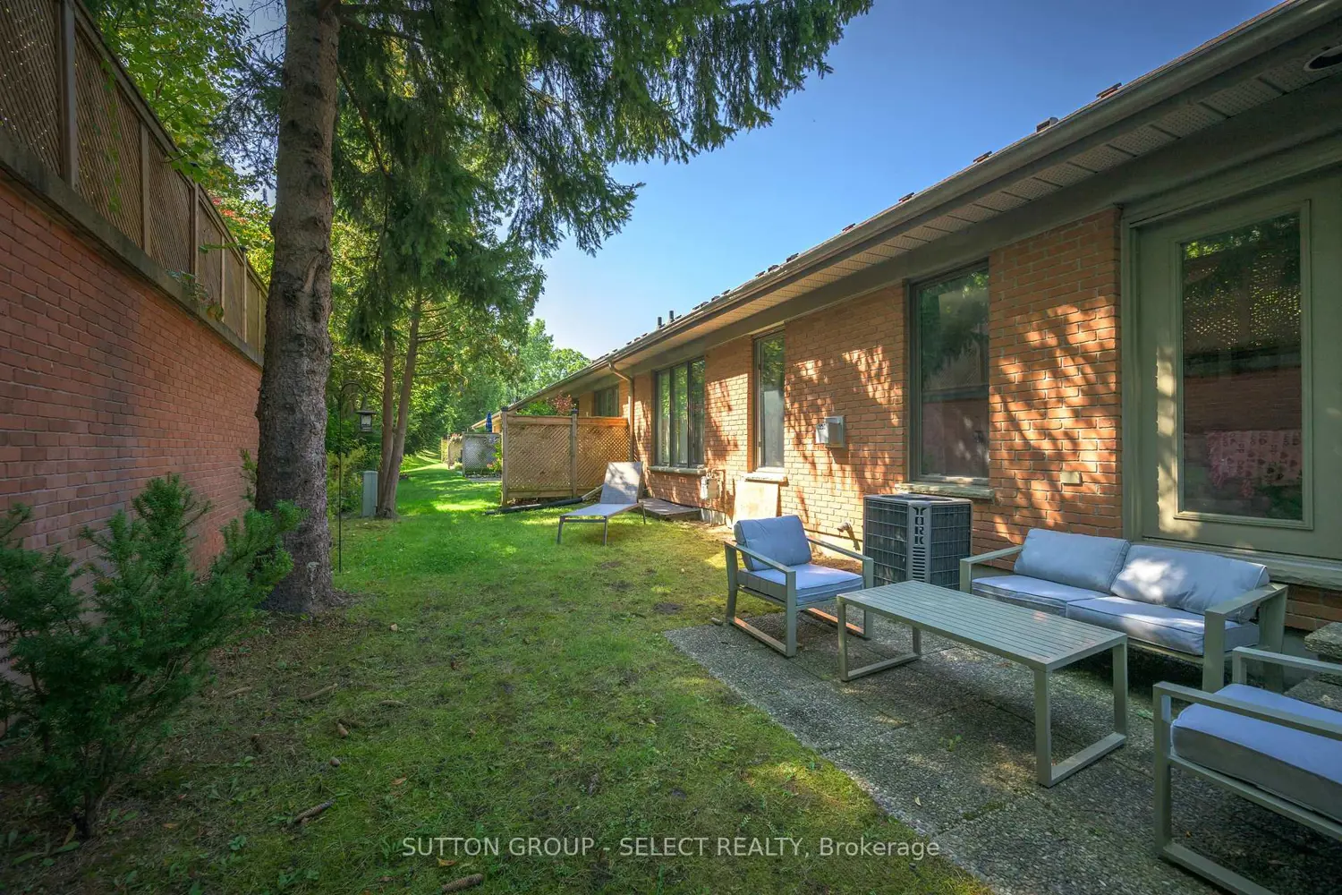 40 Quinella Drive 28 photo 2