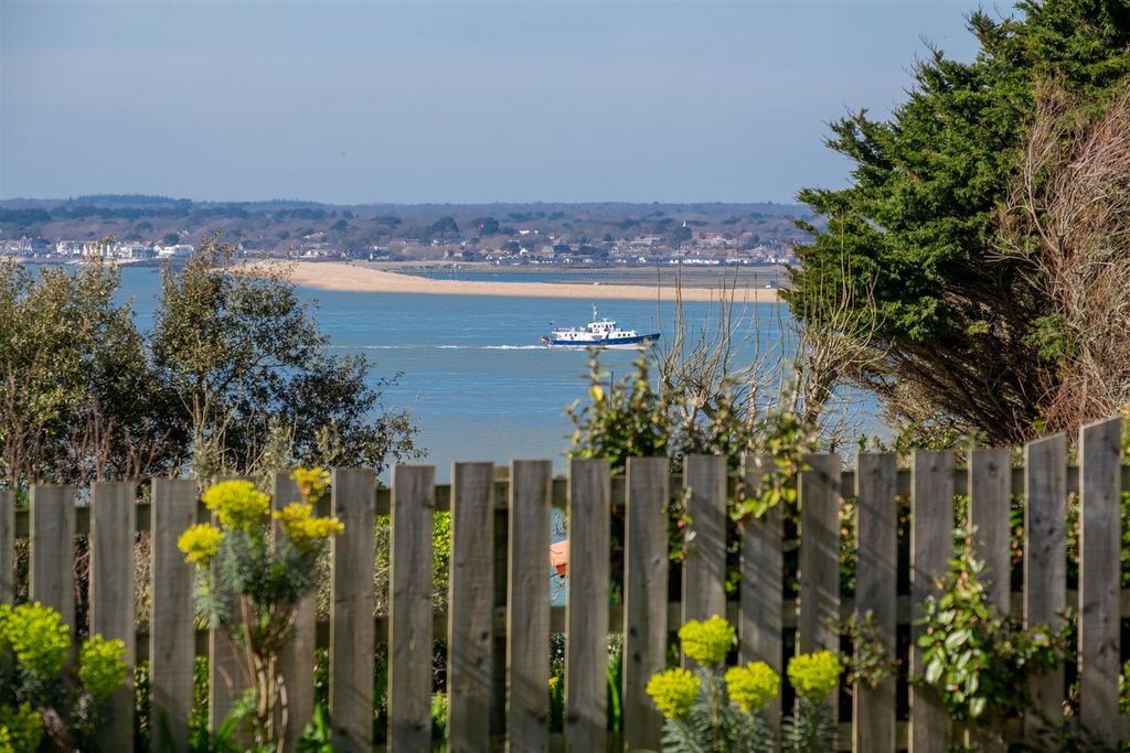 Additional image 8 of 4 bed detached house for saleFreshwater, Isle Of Wight PO40