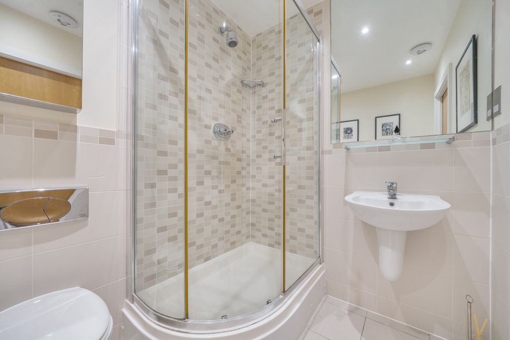 Additional image 10 of 2 bed flat for saleSouth Park, Gerrards Cross, Buckinghamshire SL9