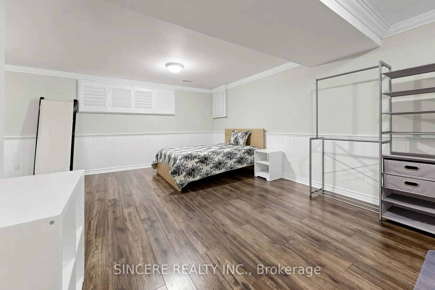 Additional image 9 of 592 Canewood Crescent