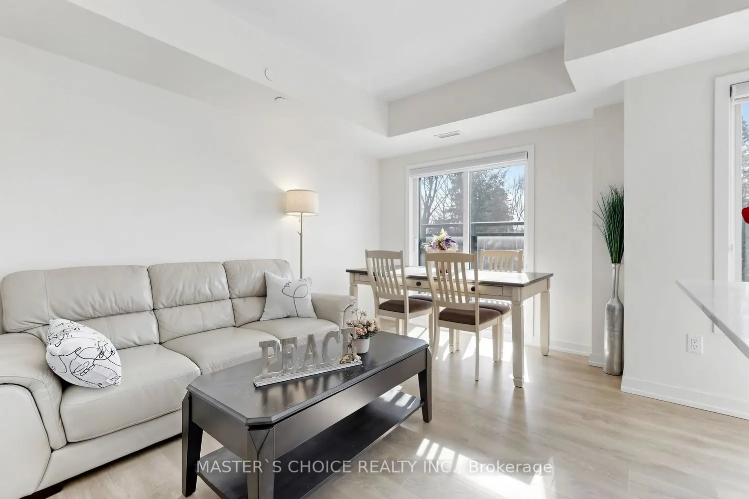 56 Elizabeth Street 1404 photo 2