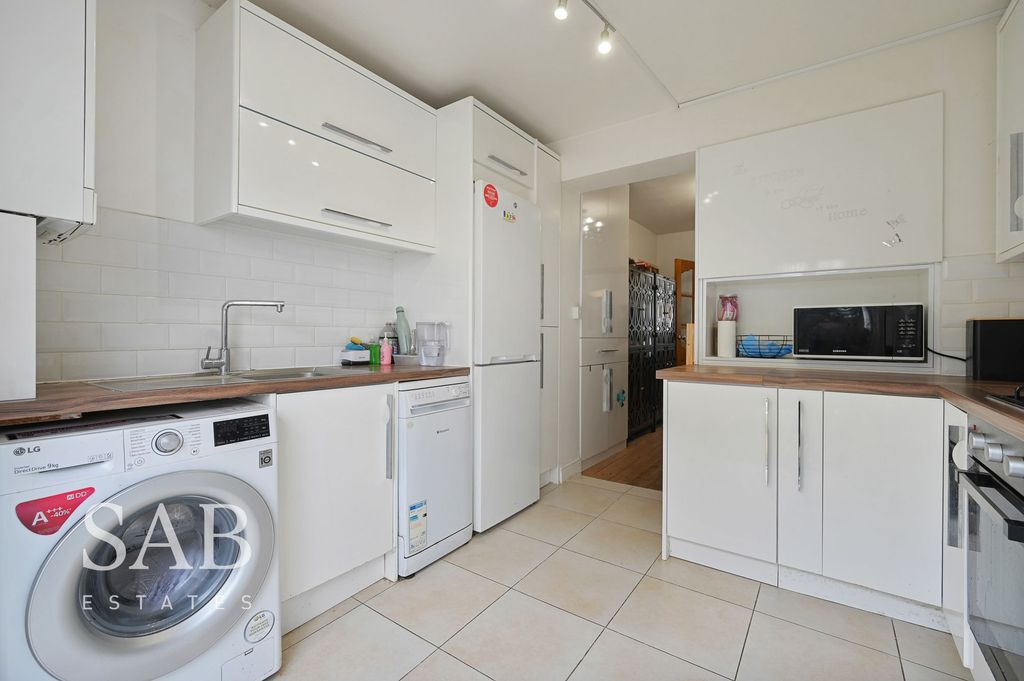 Additional image 3 of 4 bed semi-detached house for saleAllenby Road, Southall UB1