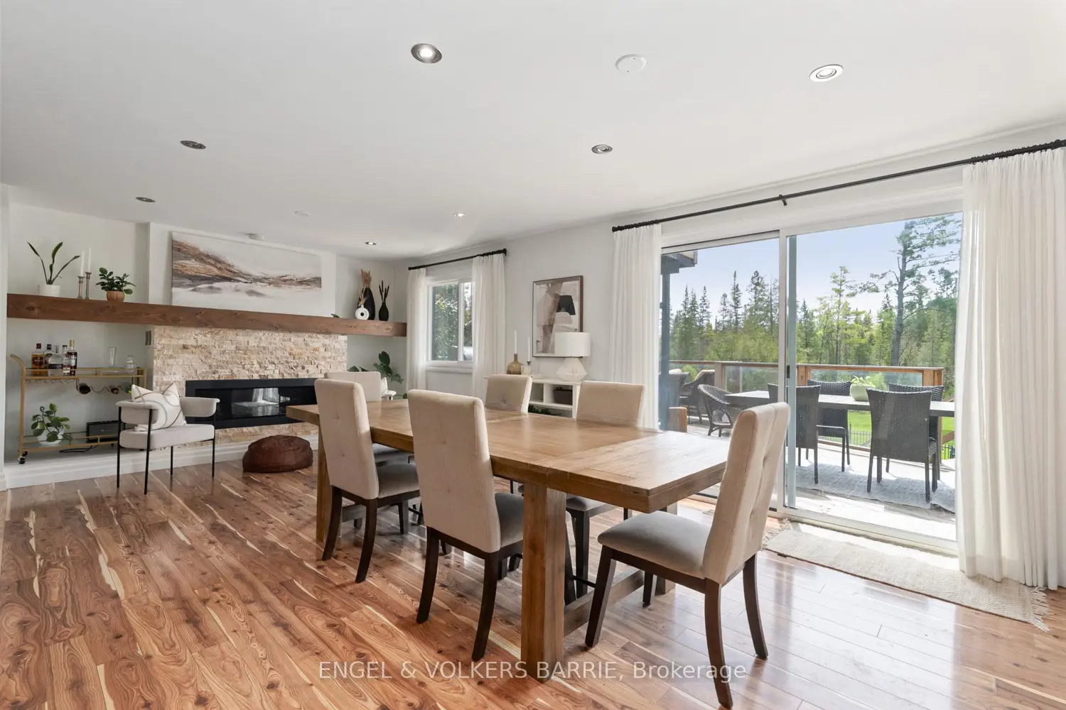 1441 Hendrie Road photo 2