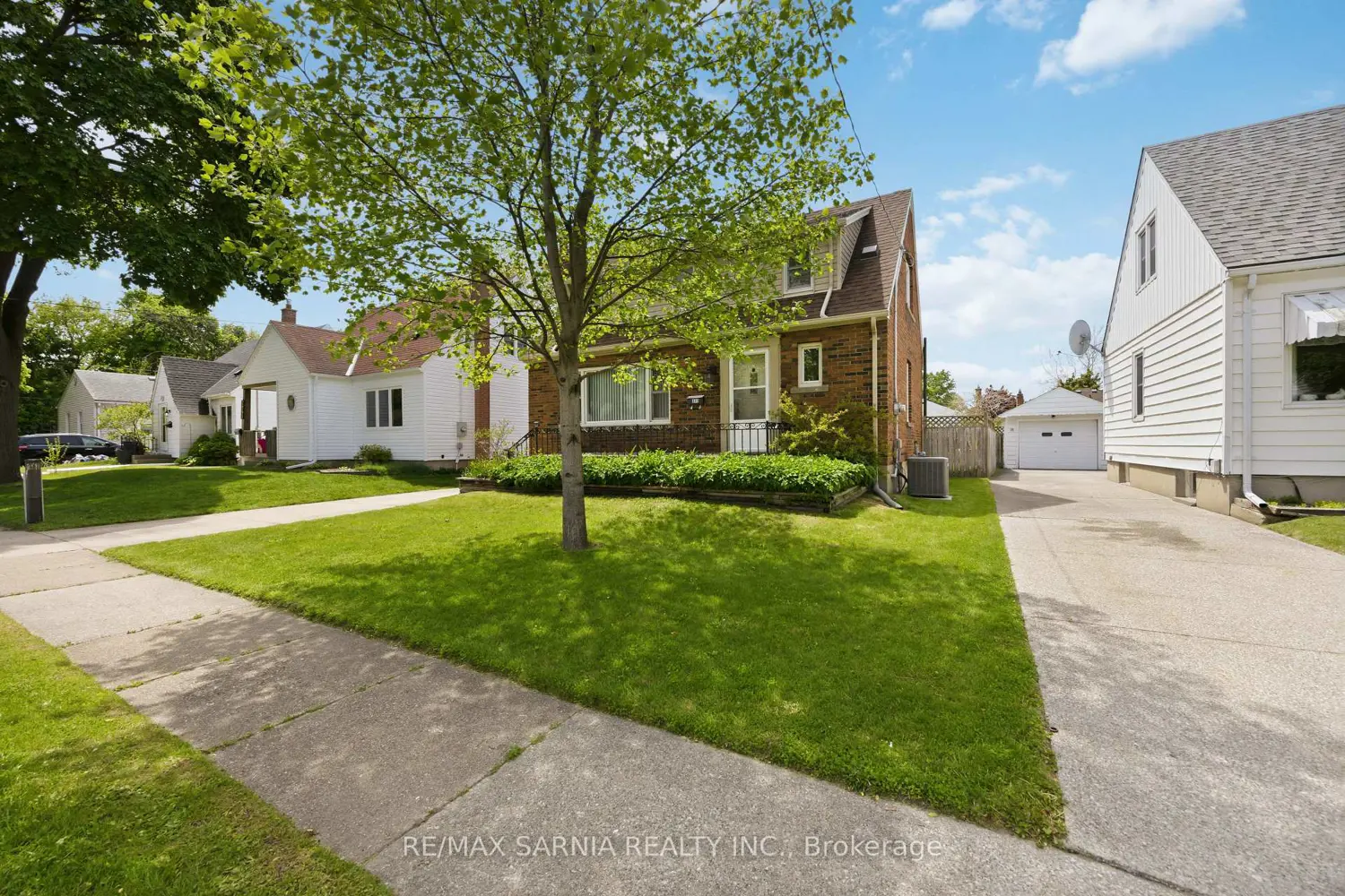 371 Mack Avenue photo 2