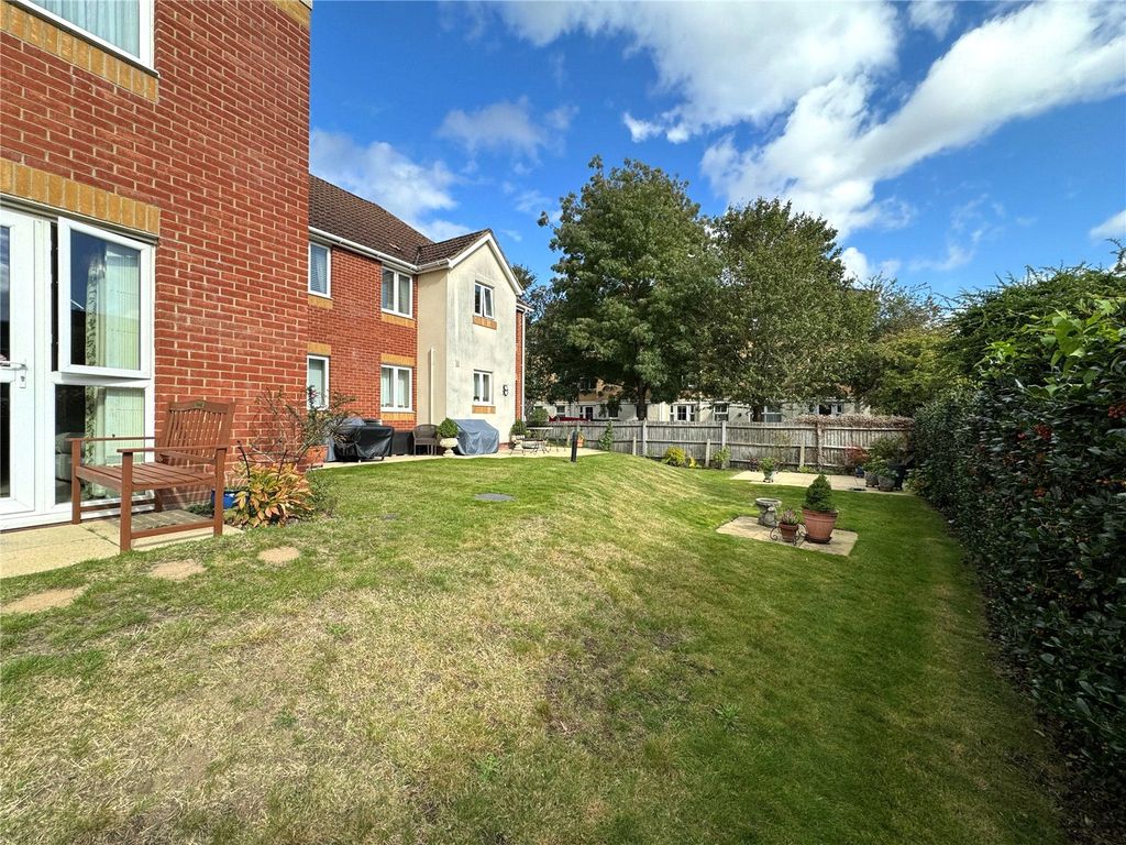 Additional image 7 of 1 bed flat for saleVictoria Road, Farnborough, Hampshire GU14