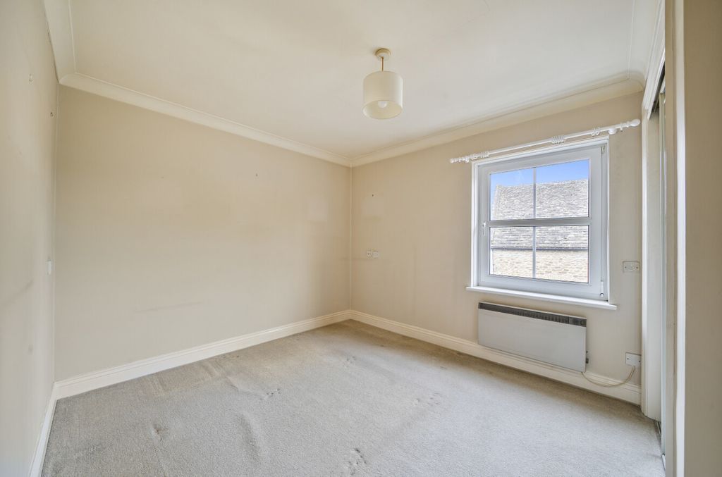 Additional image 13 of 2 bed flat for saleChurch Street, Faringdon, Oxfordshire SN7