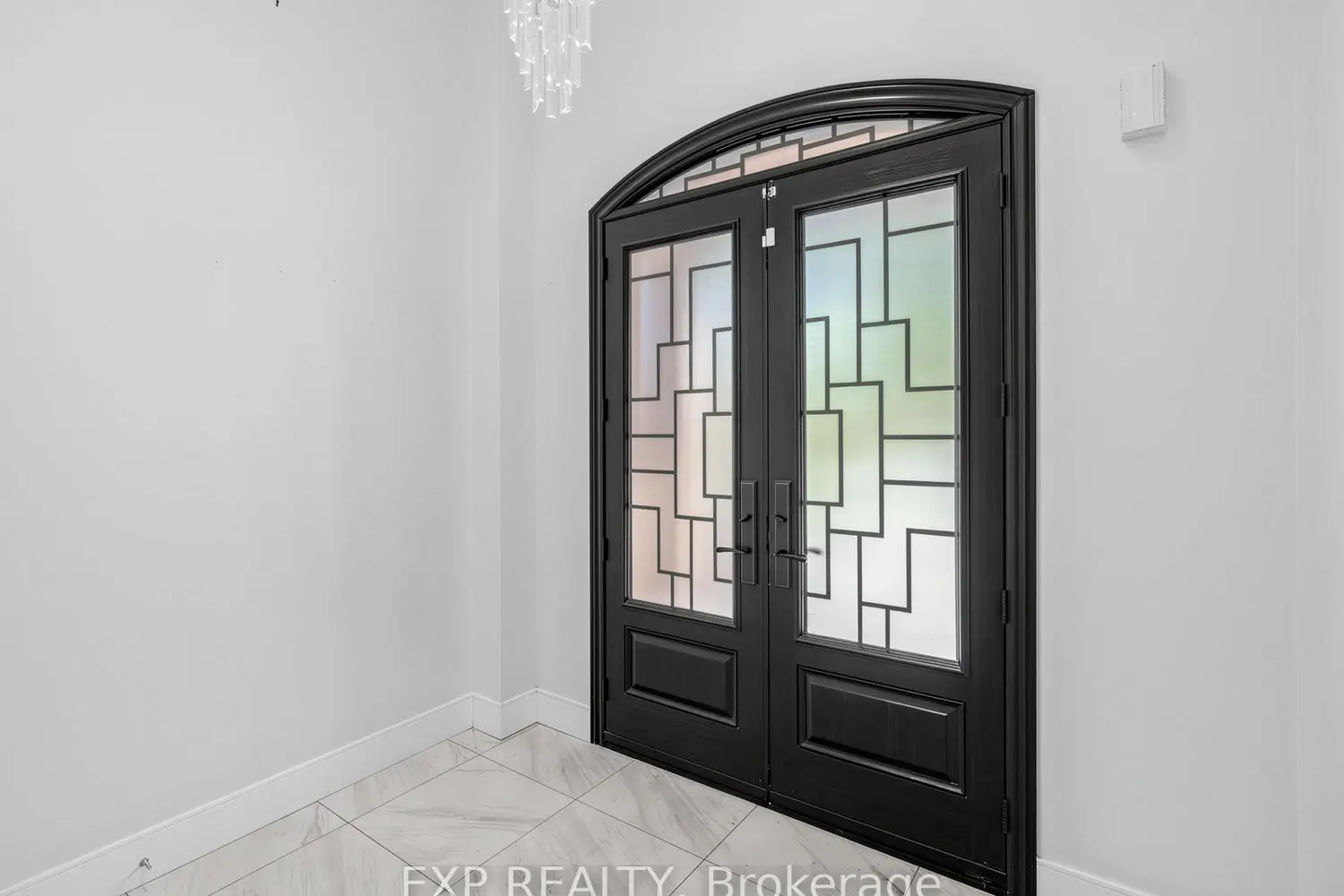 193 Fairlane Crescent