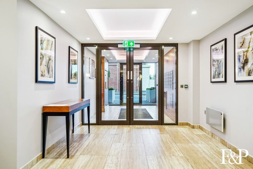 Additional image 3 of 2 bed flat for saleStation Road, Gerrards Cross SL9