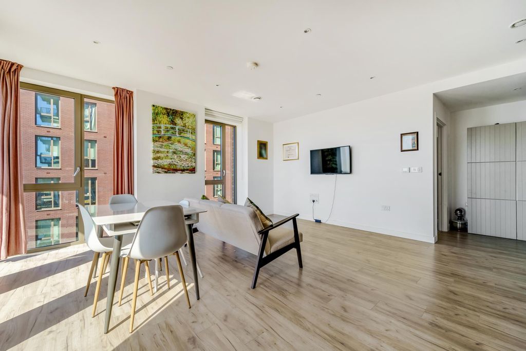 2 bed flat for saleCobalt House, Bakery Walk, Greenford UB6 photo 4