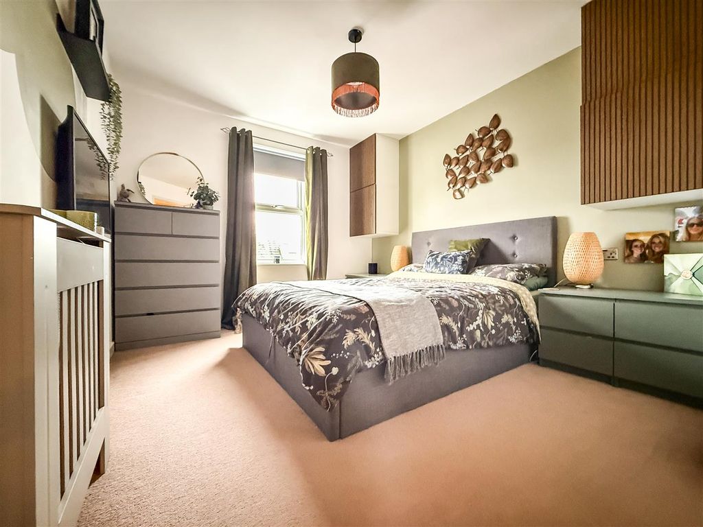 Additional image 7 of 2 bed flat for saleOysell Gardens, Portchester PO16