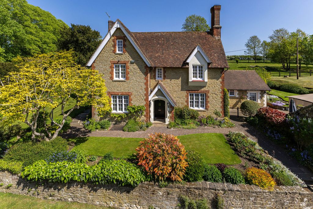6 bed detached house for saleOxted Road, Godstone RH9