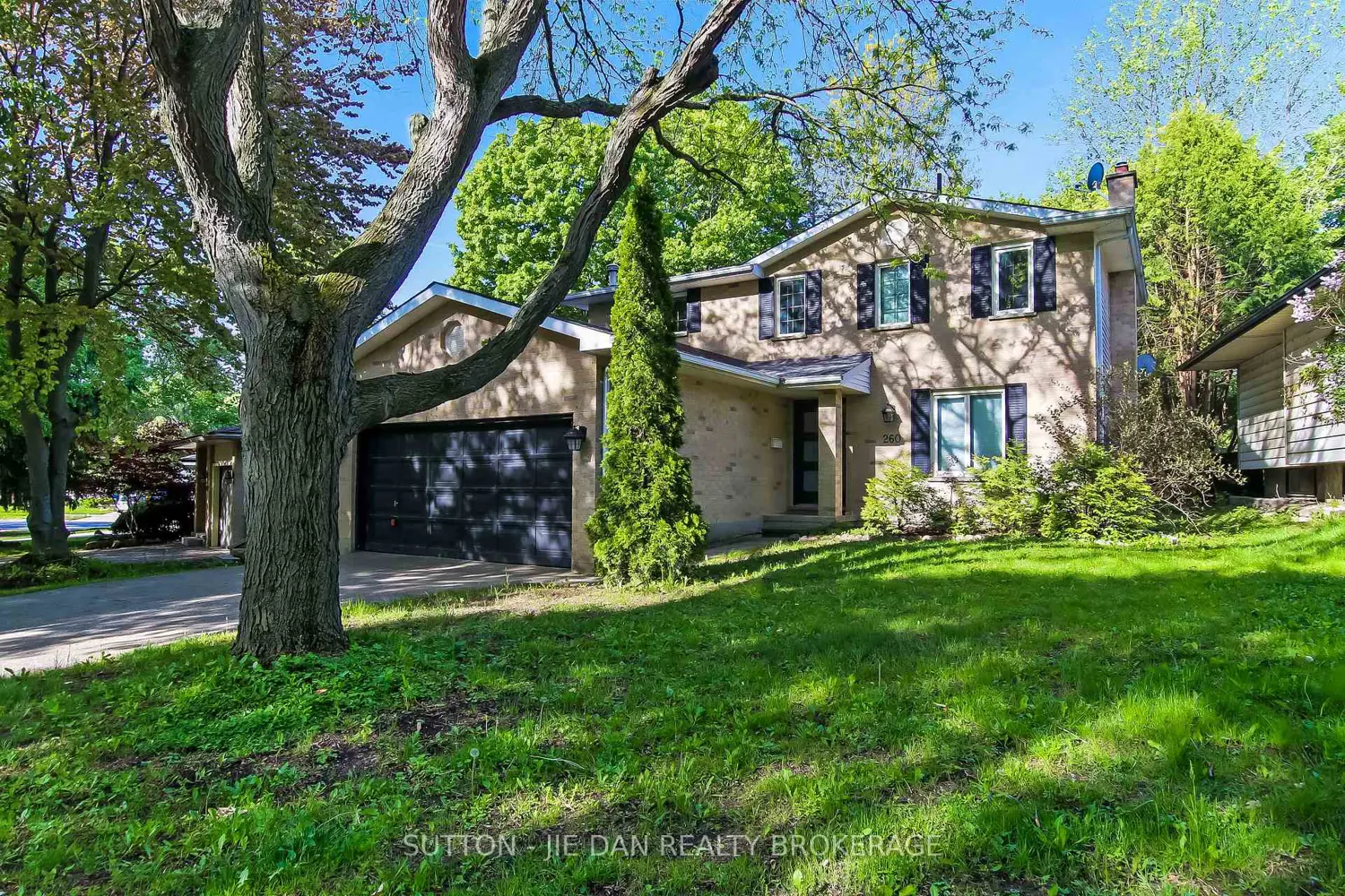 260 Chesham Avenue