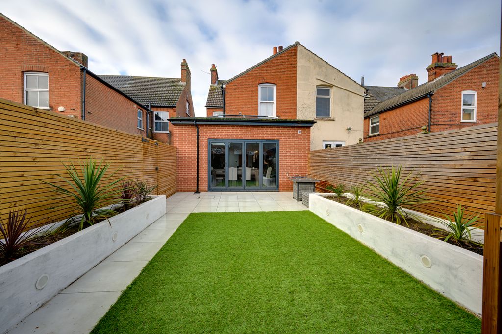 Additional image 23 of 5 bed end terrace house for saleRanelagh Road, Felixstowe IP11