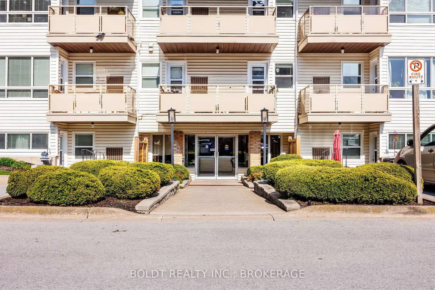 78 Roehampton Avenue 313 photo 2