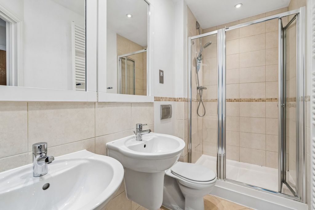 Additional image 10 of 2 bed flat for salePackhorse Road, Gerrards Cross, Buckinghamshire SL9