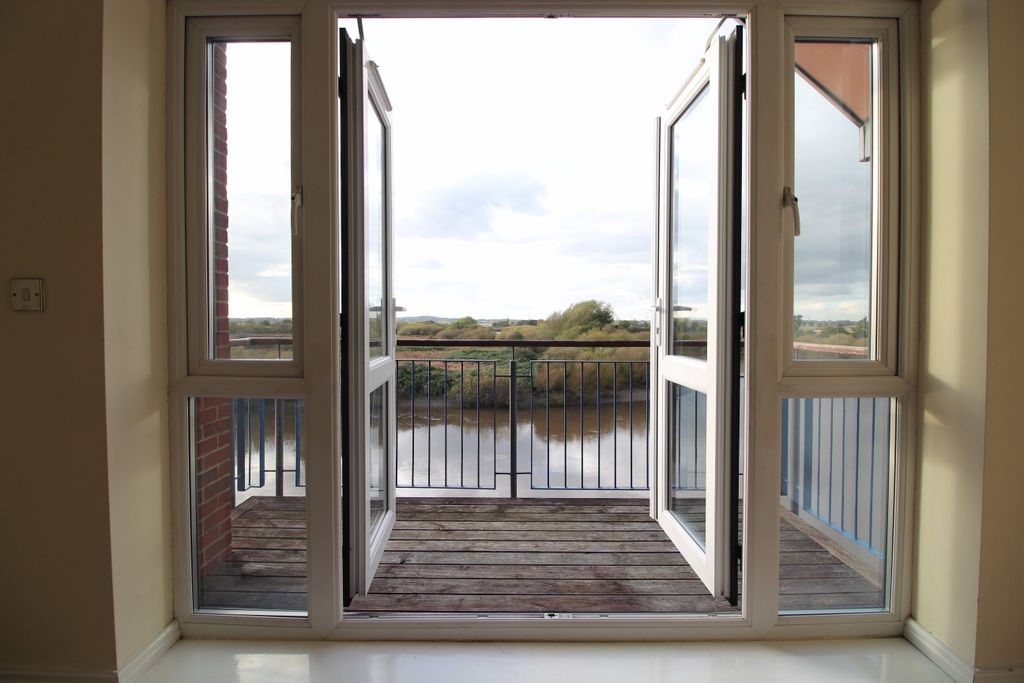 2 bed flat for saleThe Wharf, Morton DN21 photo 2