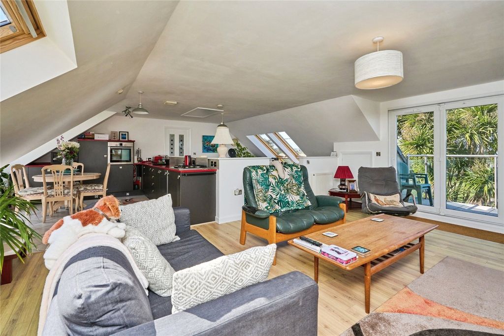 Additional image 9 of 6 bed detached house for saleMonks Lane, Freshwater, Isle Of Wight PO40