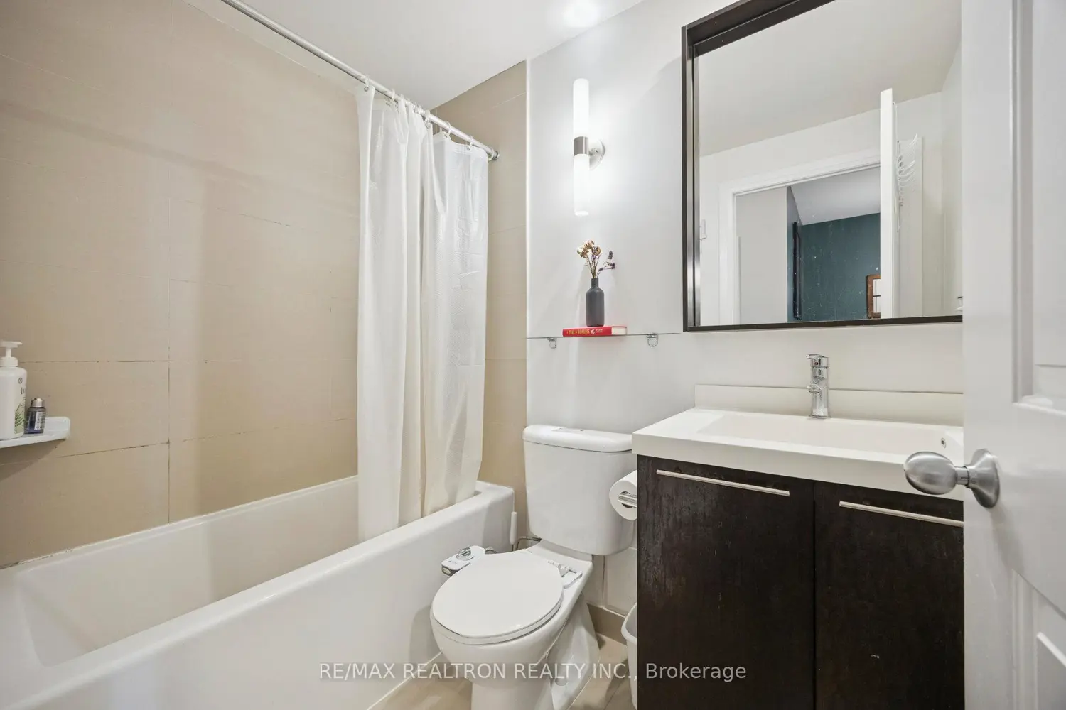 Additional image 12 of 100 Harrison Garden Boulevard 323