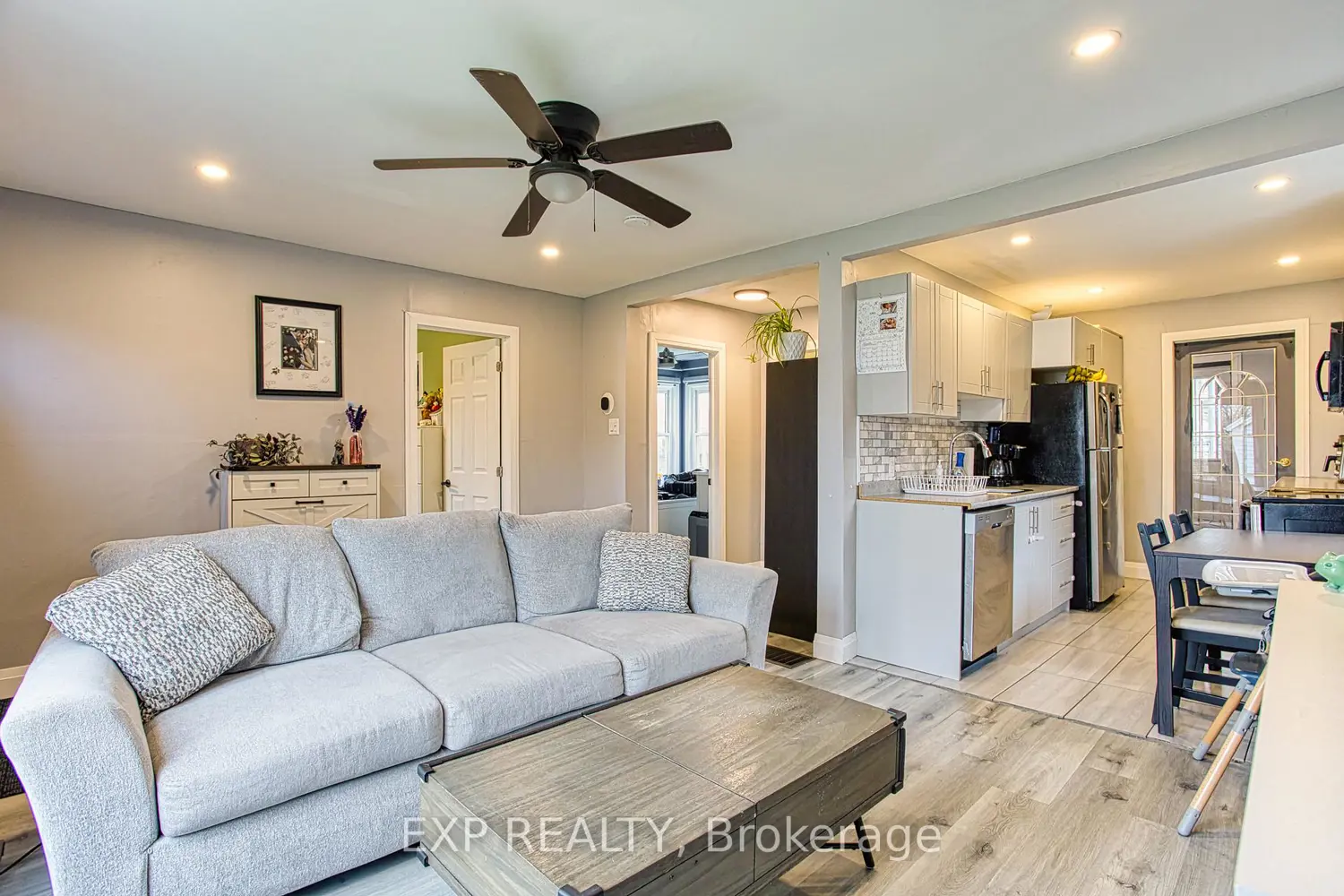 352 Fairfield Avenue photo 4