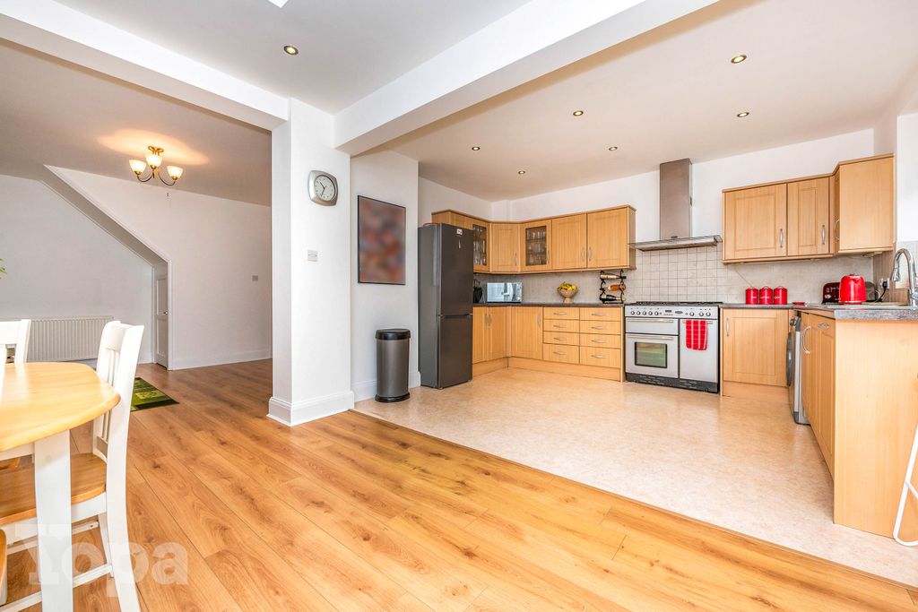 Additional image 10 of 3 bed semi-detached house for saleOakdene Avenue, Erith DA8