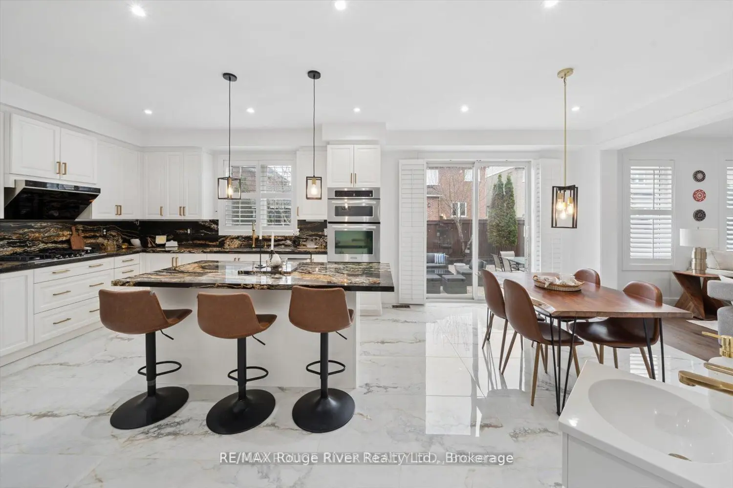 77 Joshua Boulevard photo 4